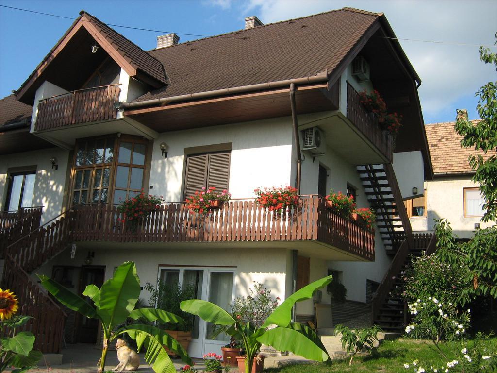 Ibolya Apartmanok Fonyod Luaran gambar