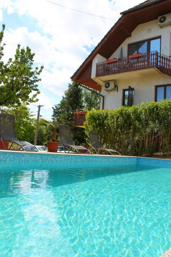 Ibolya Apartmanok Fonyod Luaran gambar